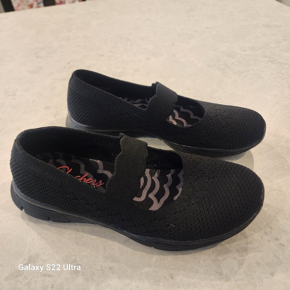 Sketchers Air-Cooled Memory Form Mary Janes size 6.5 Black